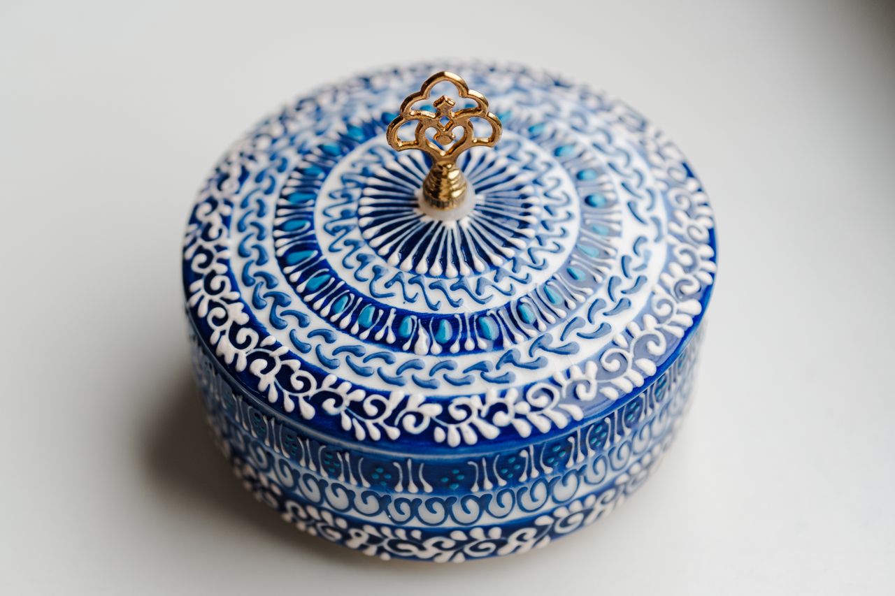 Close-up of the Salt Cellar glaze and clay
