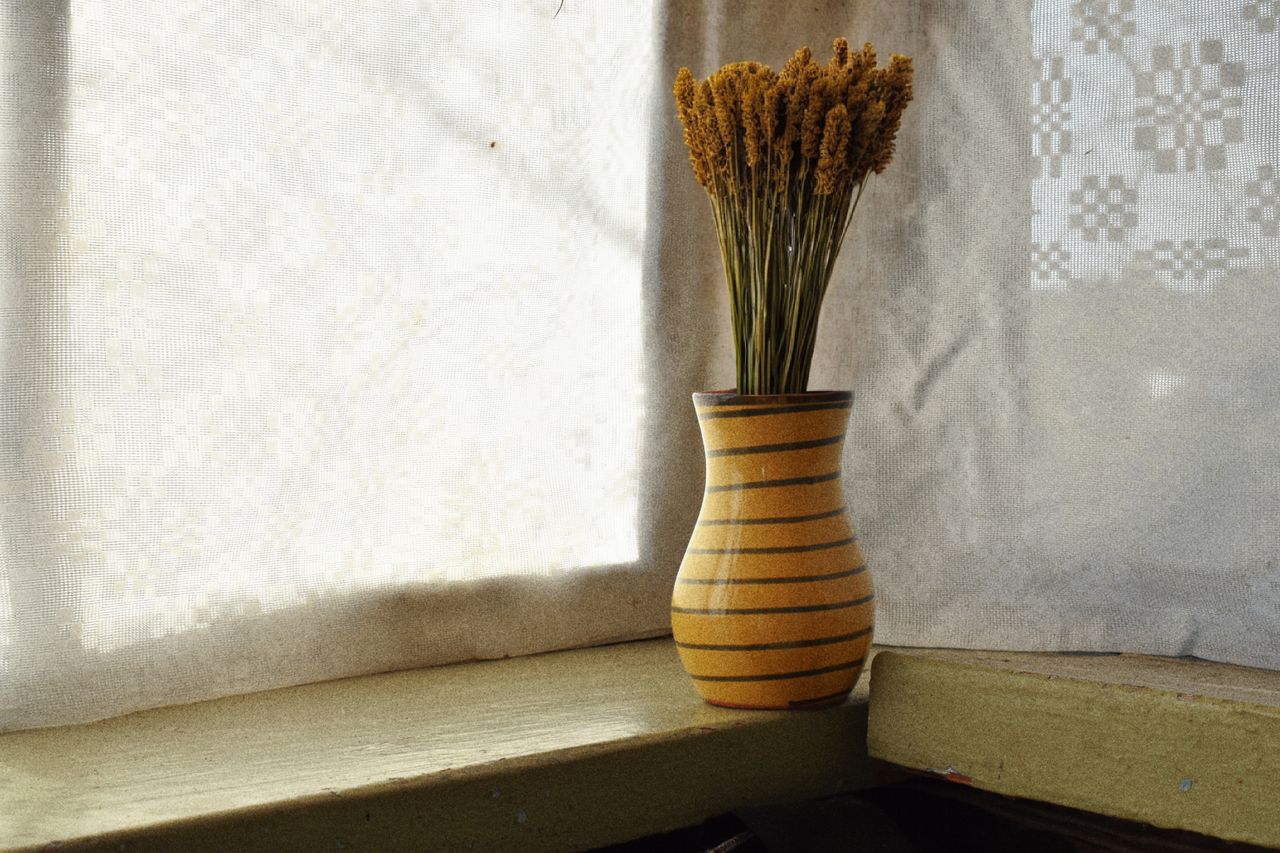 Ember Vase in use